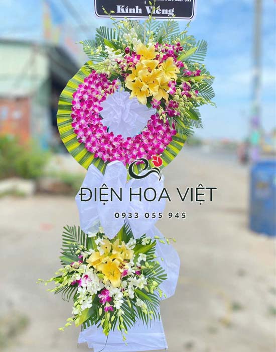 Kệ hoa chia buồn - Phút cầu nguyện